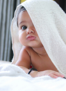 Comment prendre soin de la peau délicate de bébé